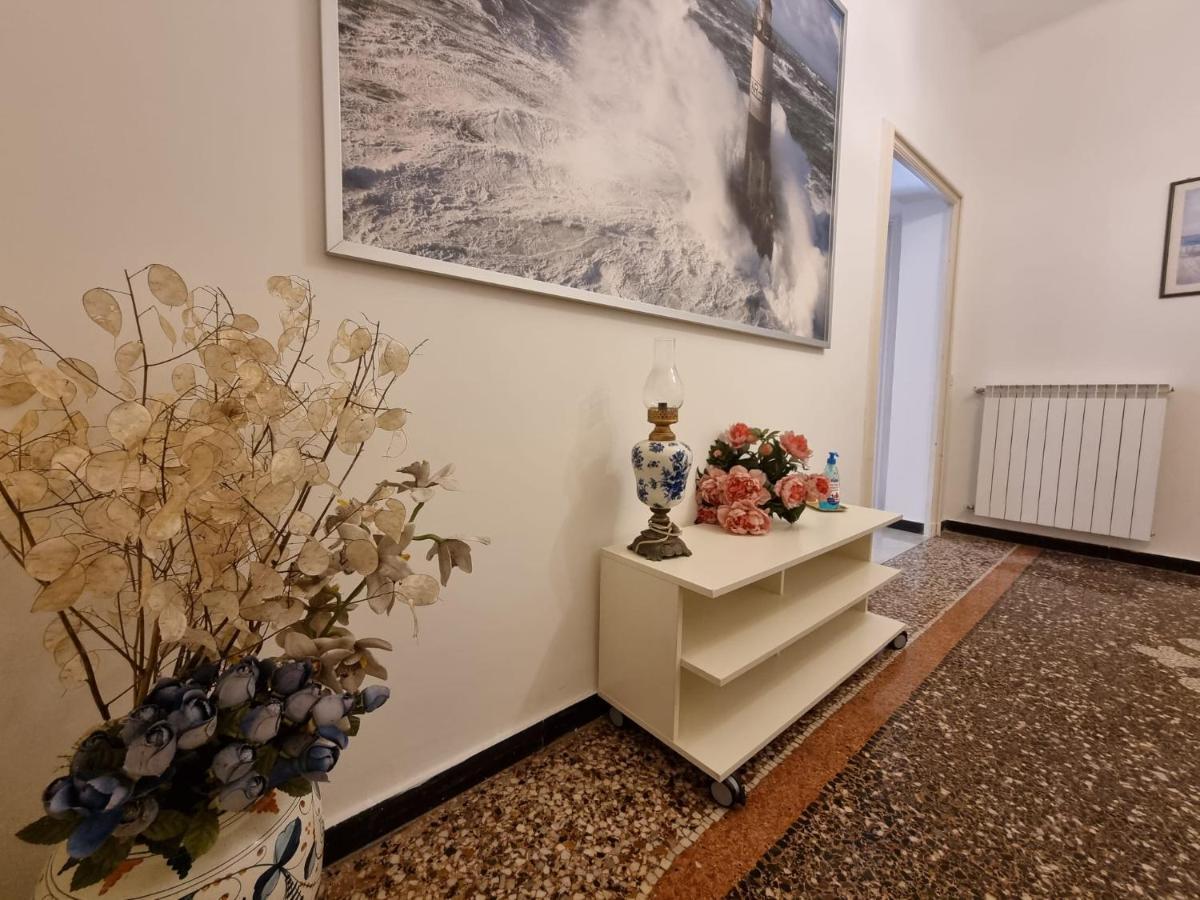 Wow Home 2 - 175 Mq - Posteggio Privato - Davanti Porto Traghetti - Fino A 10 Posti Letto - Balcone Cenova Dış mekan fotoğraf