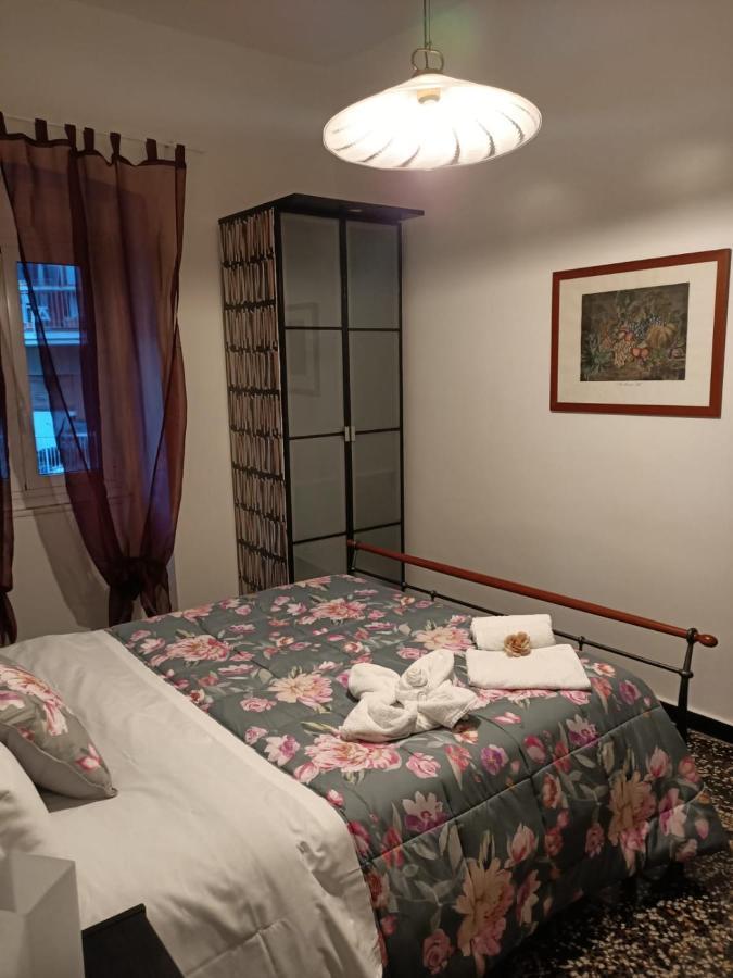 Wow Home 2 - 175 Mq - Posteggio Privato - Davanti Porto Traghetti - Fino A 10 Posti Letto - Balcone Cenova Dış mekan fotoğraf