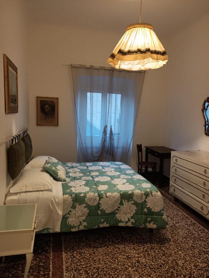 Wow Home 2 - 175 Mq - Posteggio Privato - Davanti Porto Traghetti - Fino A 10 Posti Letto - Balcone Cenova Dış mekan fotoğraf