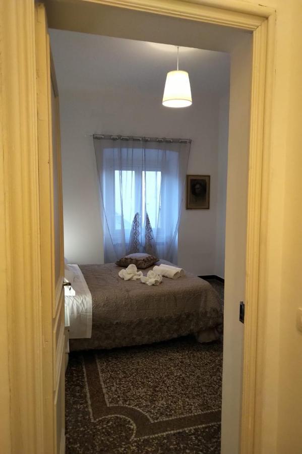 Wow Home 2 - 175 Mq - Posteggio Privato - Davanti Porto Traghetti - Fino A 10 Posti Letto - Balcone Cenova Dış mekan fotoğraf