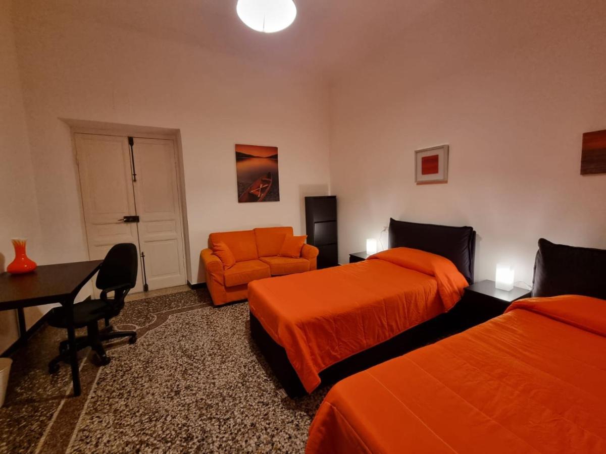 Wow Home 2 - 175 Mq - Posteggio Privato - Davanti Porto Traghetti - Fino A 10 Posti Letto - Balcone Cenova Dış mekan fotoğraf