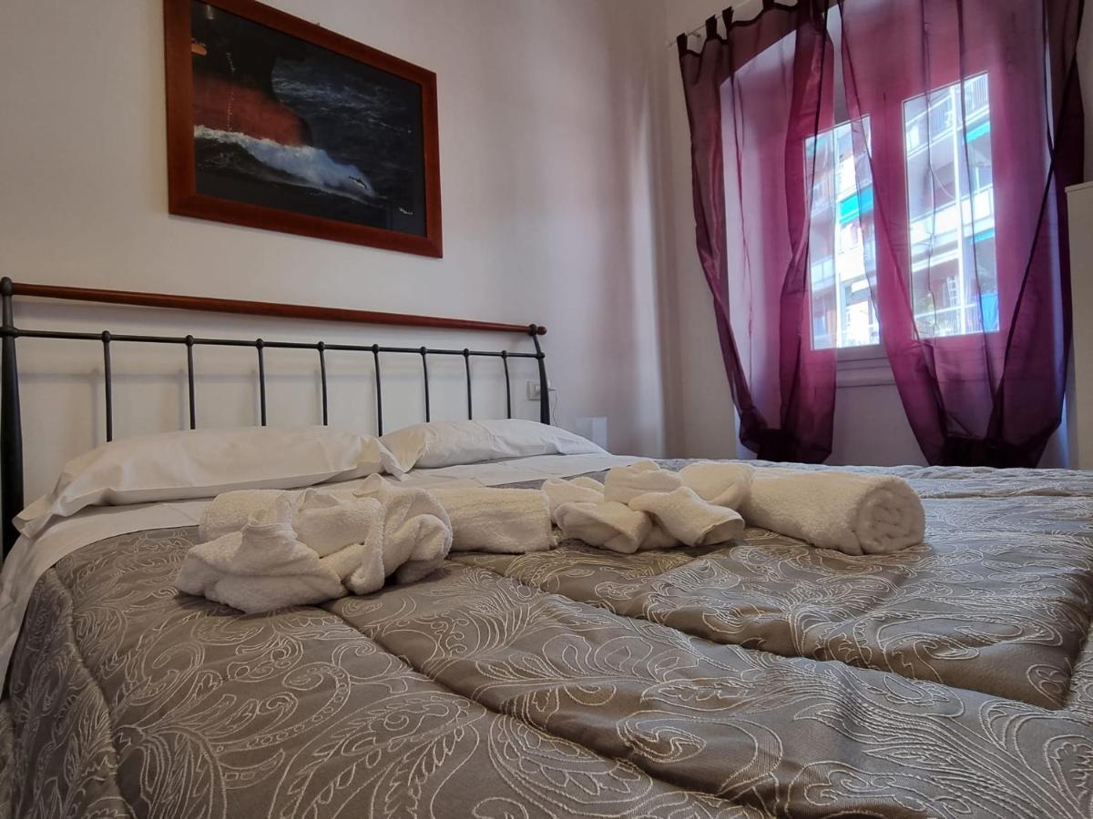 Wow Home 2 - 175 Mq - Posteggio Privato - Davanti Porto Traghetti - Fino A 10 Posti Letto - Balcone Cenova Dış mekan fotoğraf