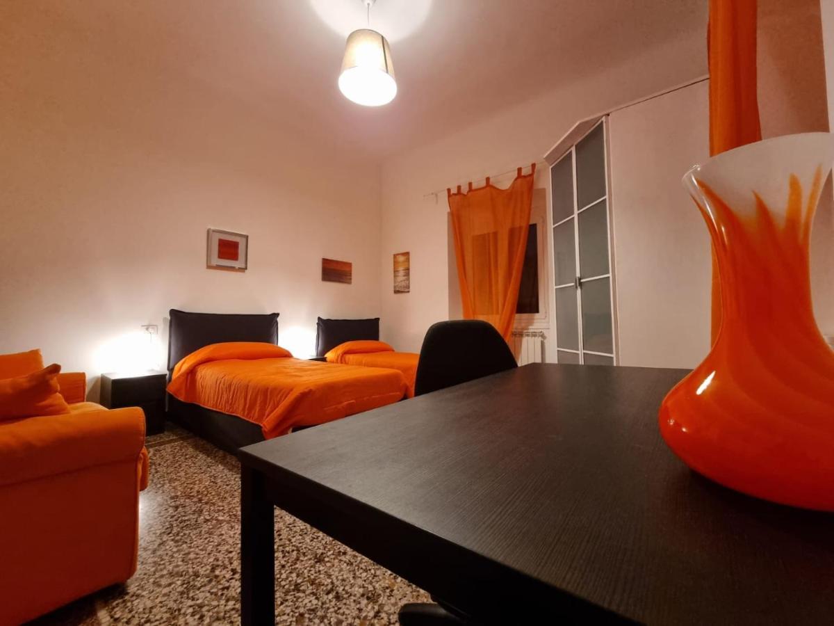 Wow Home 2 - 175 Mq - Posteggio Privato - Davanti Porto Traghetti - Fino A 10 Posti Letto - Balcone Cenova Dış mekan fotoğraf