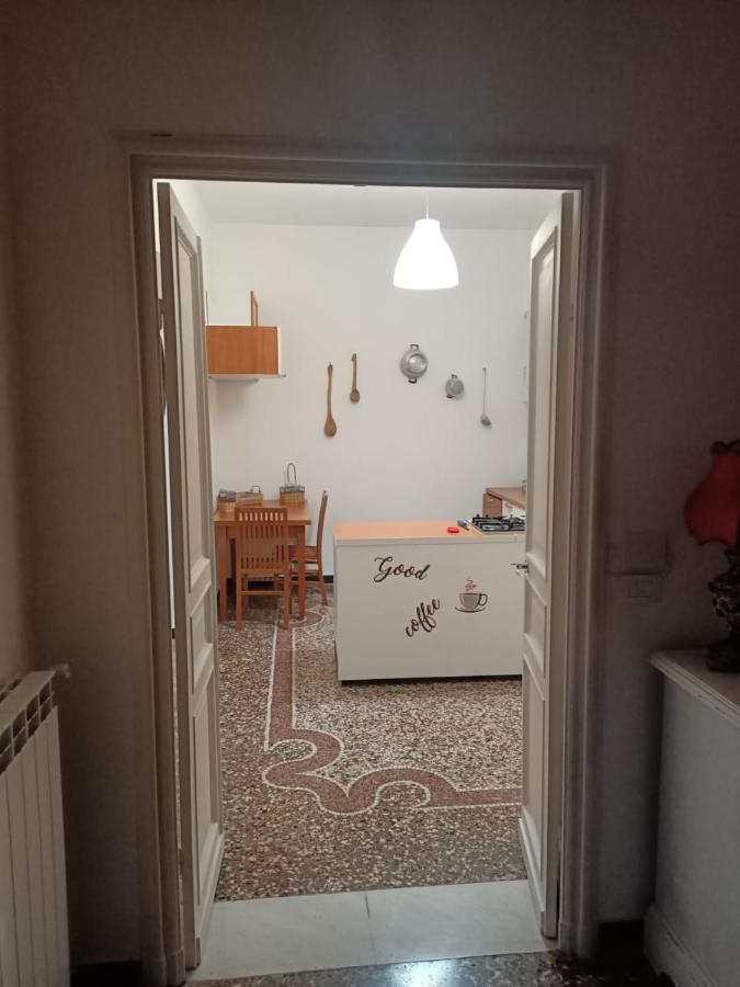Wow Home 2 - 175 Mq - Posteggio Privato - Davanti Porto Traghetti - Fino A 10 Posti Letto - Balcone Cenova Dış mekan fotoğraf