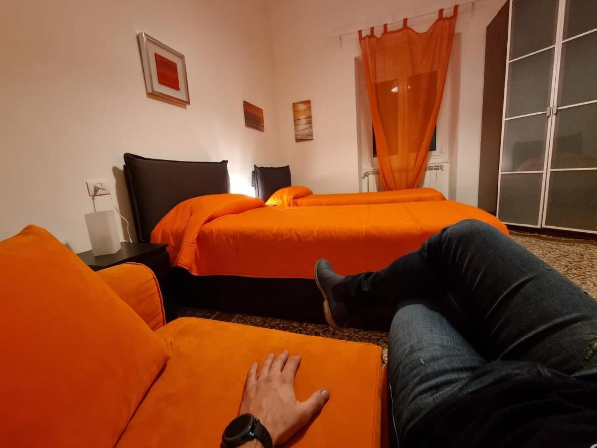 Wow Home 2 - 175 Mq - Posteggio Privato - Davanti Porto Traghetti - Fino A 10 Posti Letto - Balcone Cenova Dış mekan fotoğraf
